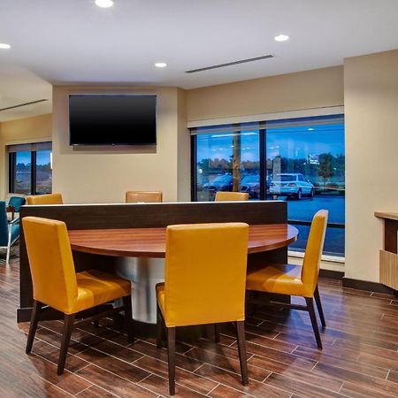 Towneplace Suites By Marriott Detroit Бельвіль Екстер'єр фото