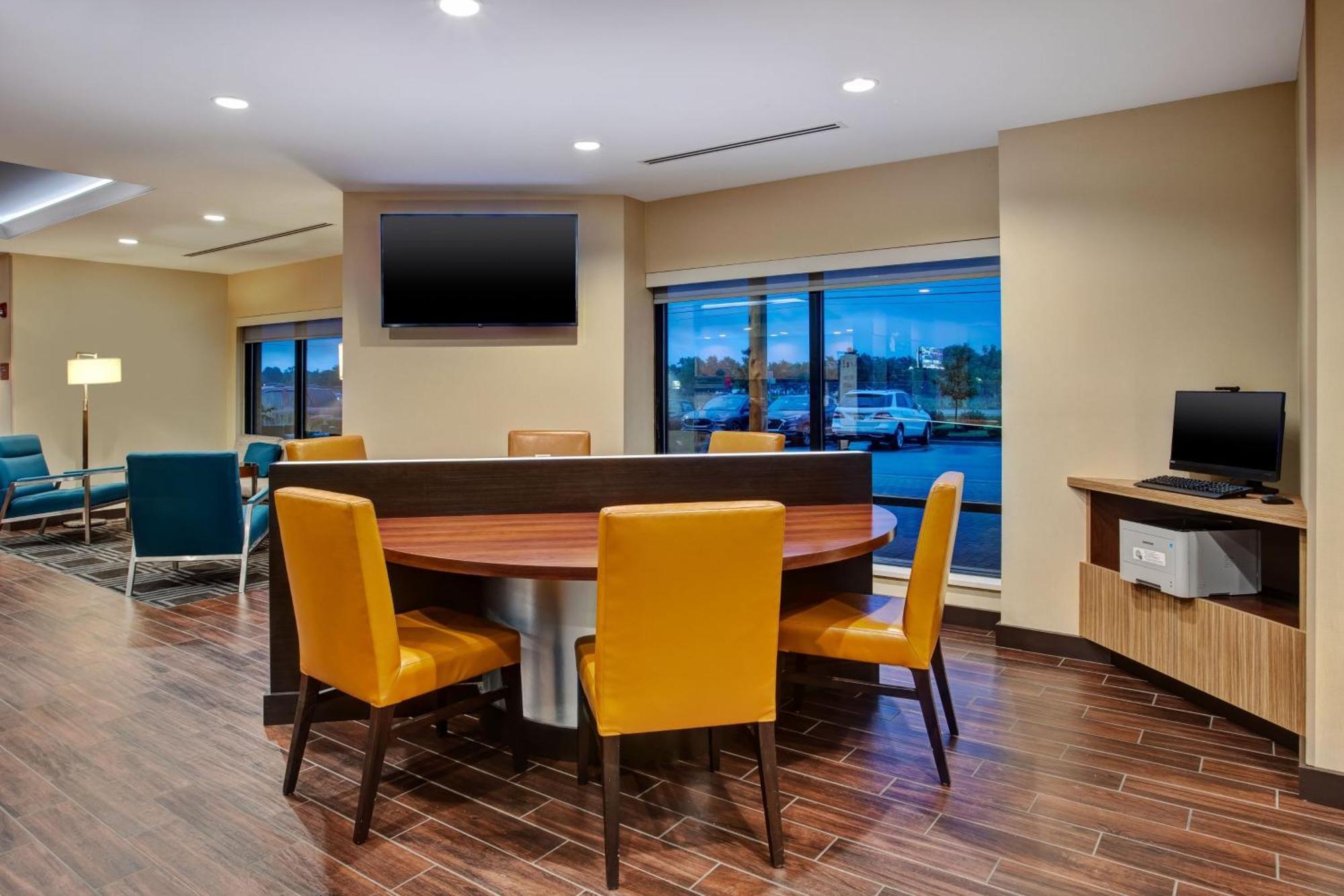 Towneplace Suites By Marriott Detroit Бельвіль Екстер'єр фото